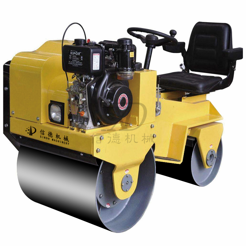 700型單驅(qū)壓路機.jpg